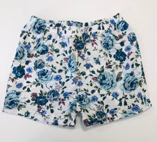 Load image into Gallery viewer, Tenner tuesday floral 4 shorts and leggings