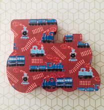 Load image into Gallery viewer, Fiver Friday 15cm wooden decor