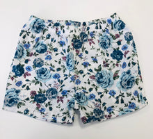 Load image into Gallery viewer, Tenner tuesday floral 4 shorts and leggings
