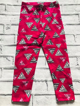 Load image into Gallery viewer, Girls geometric patterned Leggings
